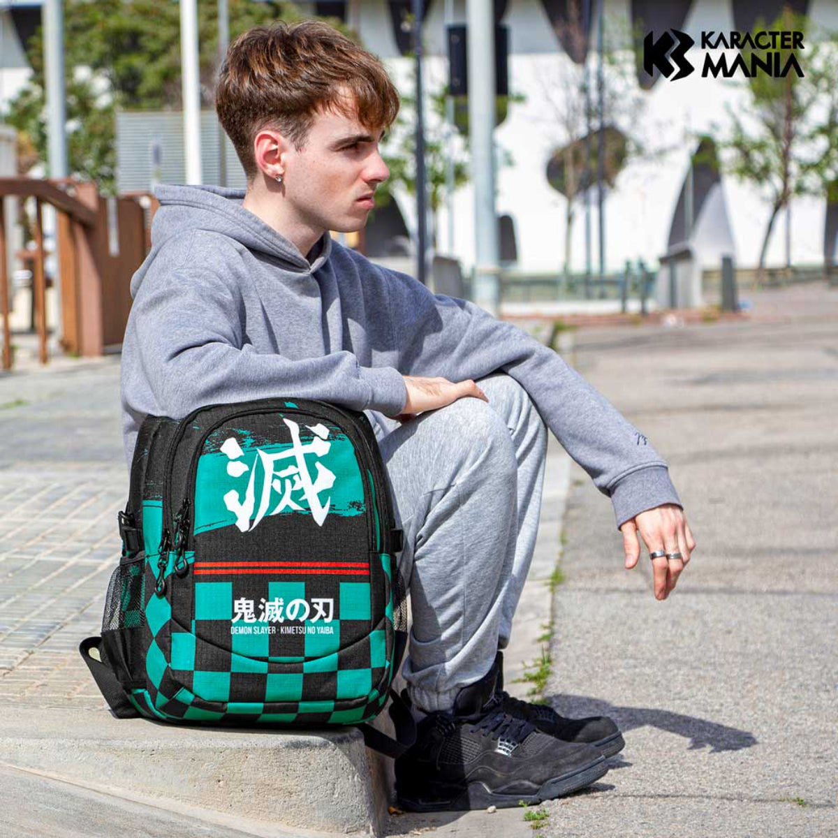 Demon Slayer Tanjiro Schulrucksack Mehrfarbig mit USB Anschluss und Laptopfach