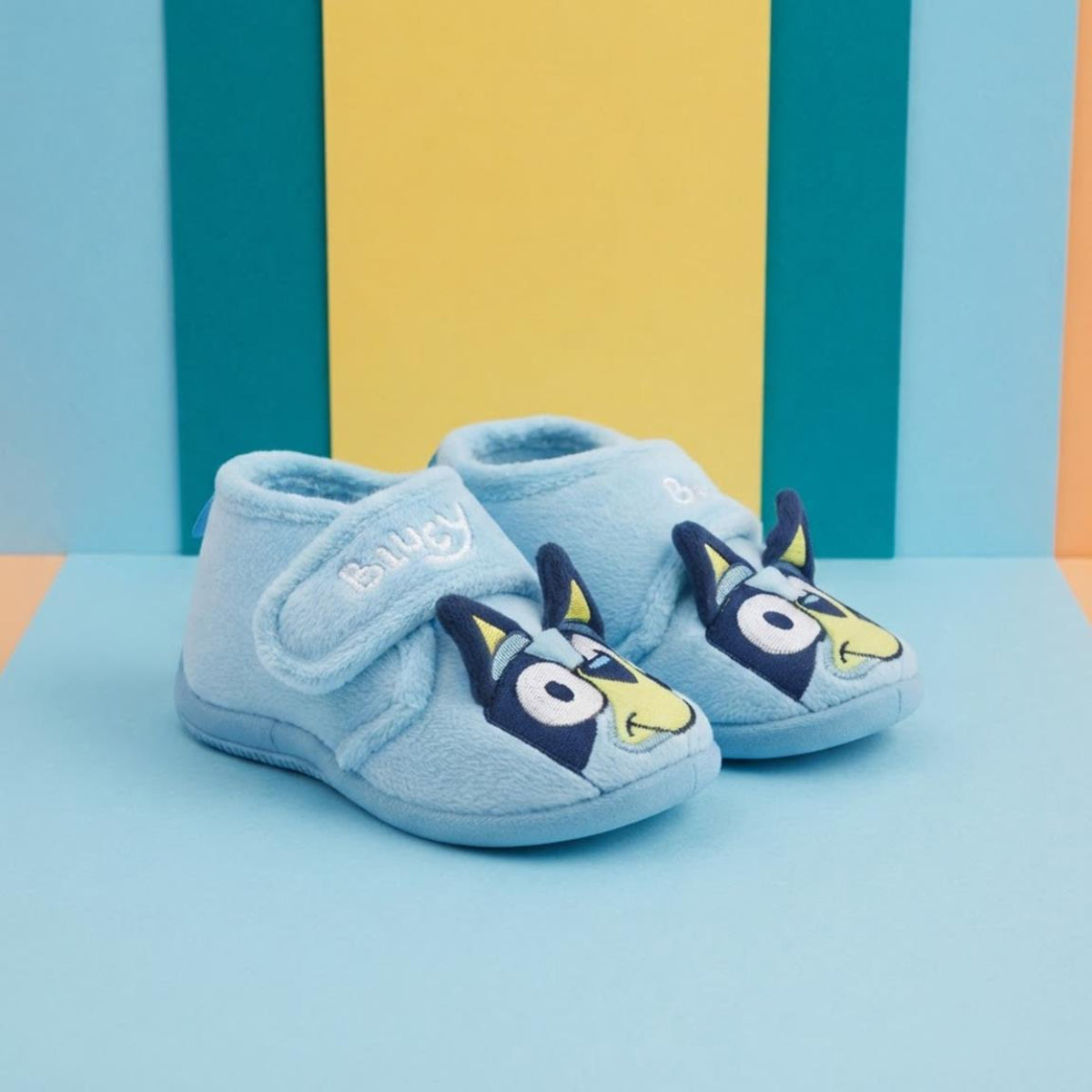 Bluey Kinder Hausschuhe mit Applikationen und beliebtem Serien Motiv