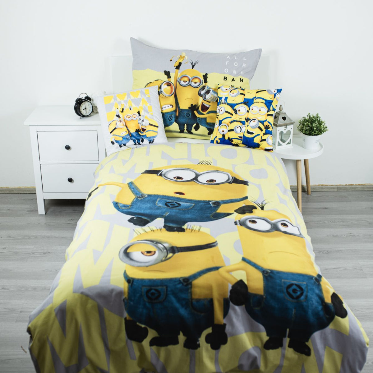 Minions 1 Stück Watch Me Kissen Dekokissen Kuschelkissen mit doppelseitigem Druck