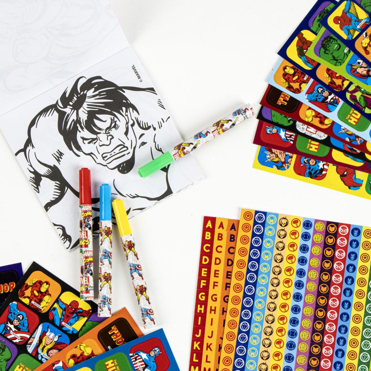 Marvel StickerWorld Sticker Pack – Sticker Set & Schreibwaren für Schule & Kreativprojekte