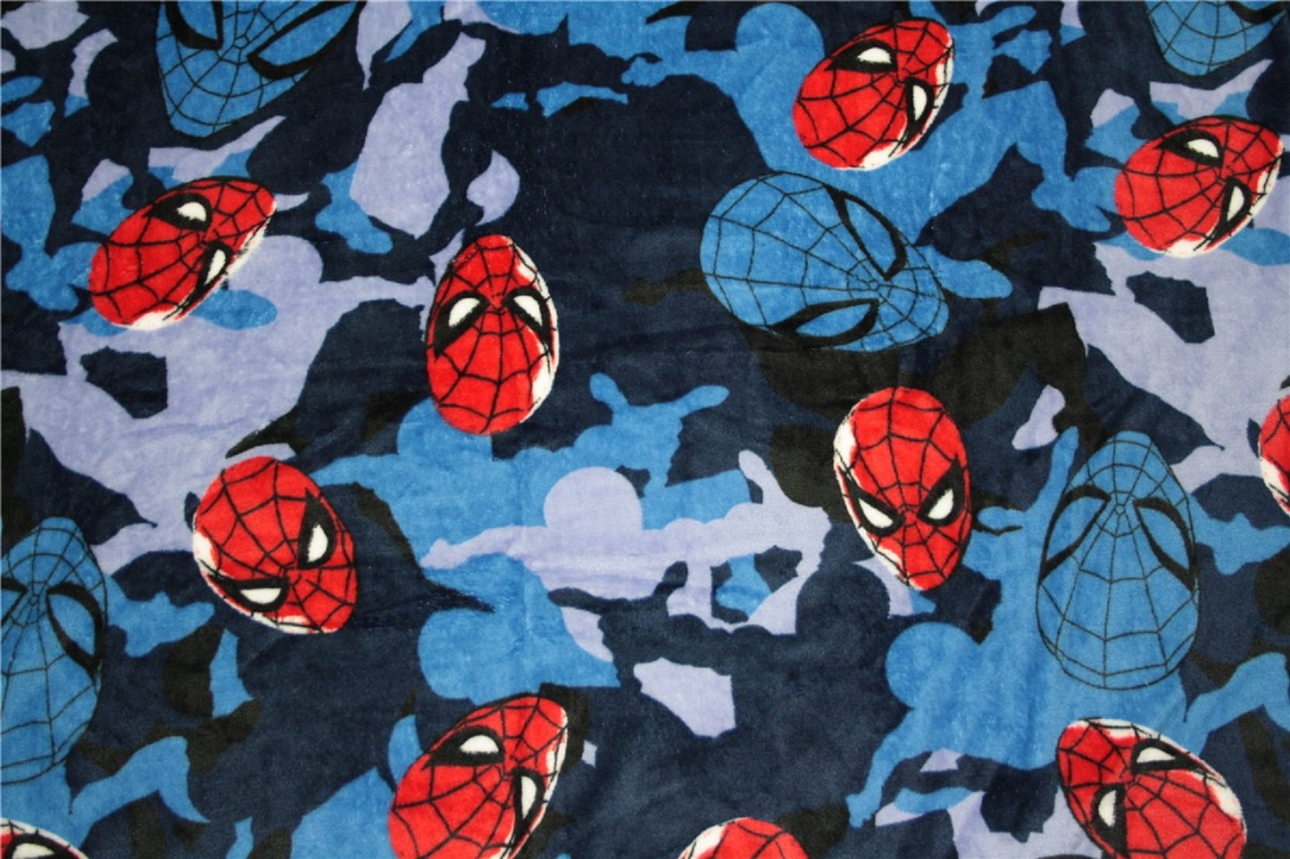 Spiderman Kuscheldecke mit Kapuze für Kinder – weich & wärmend – 120x150 cm