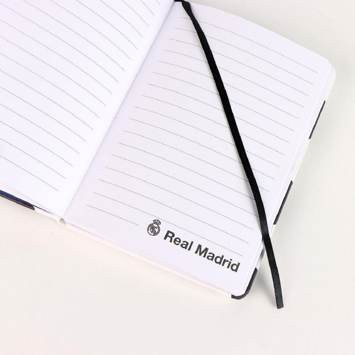 Real Madrid Notizbuch A5 gepolstert - offizielles Fanartikel Schreibheft - Hardcover Tagebuch für Schule & Büro