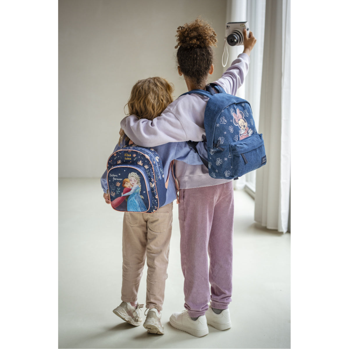 Frozen 2 Kinderrucksack – Mädchen Tasche mit Anna und Elsa, rosa-blaue Schultasche