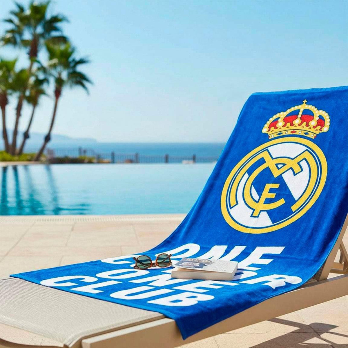 Real Madrid Badetuch Strandtuch 140x70 cm Baumwolle Handtuch für Fitness, Sport & Strand