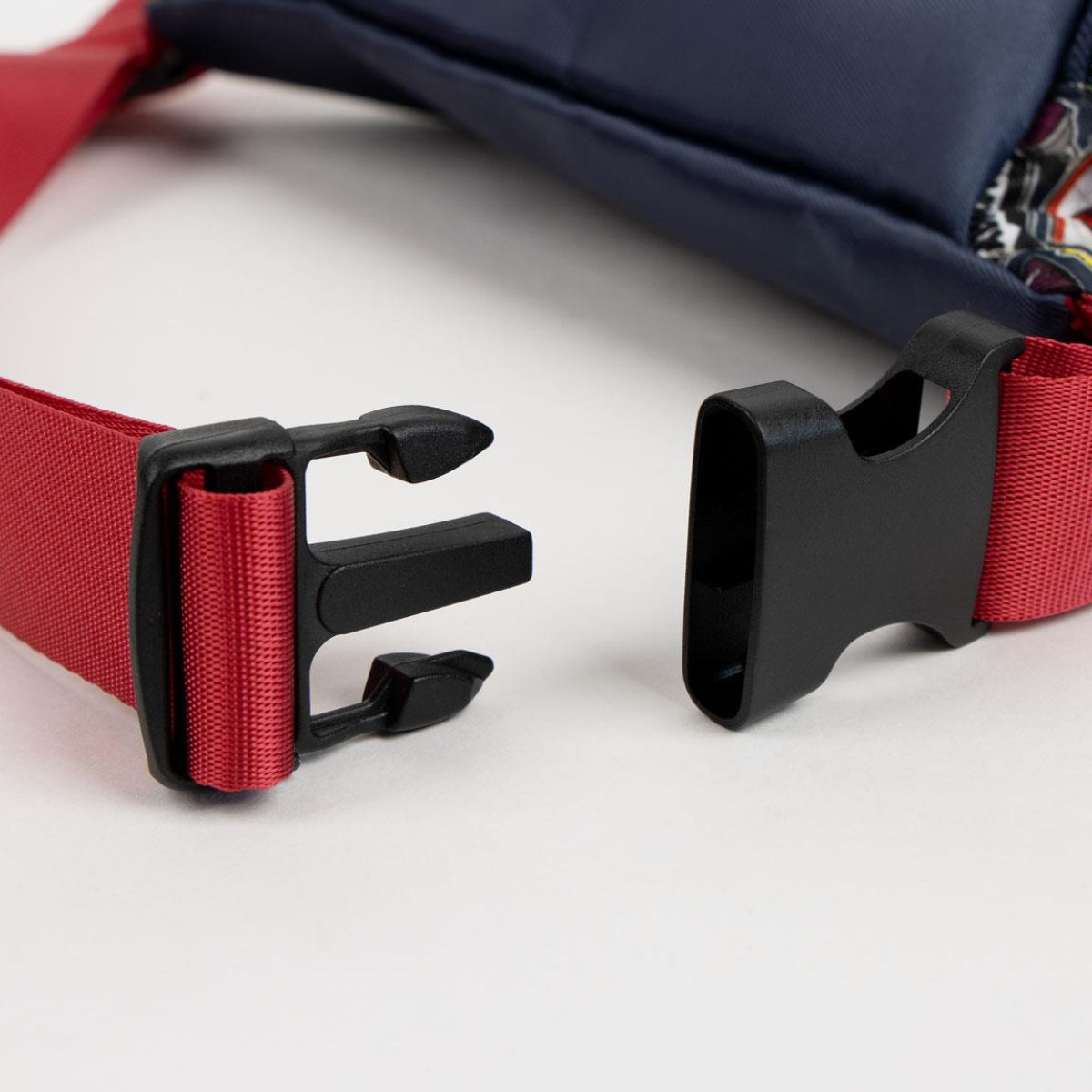 Avengers Kinder Bauchtasche Superhelden Gürteltasche für Schule Freizeit Urlaub