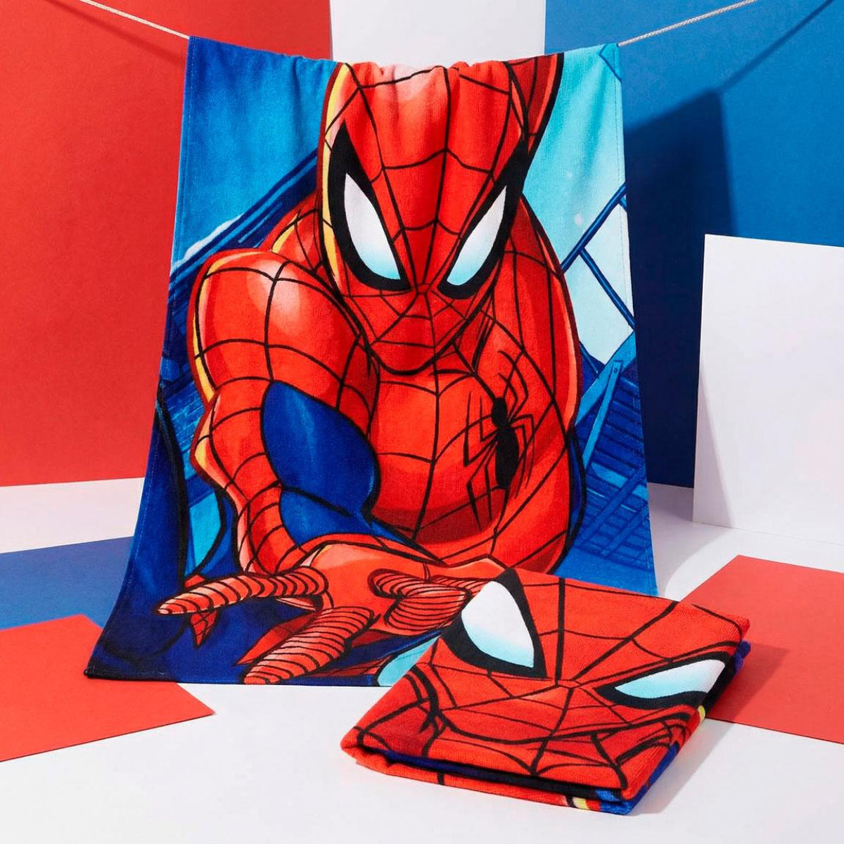 Marvel Spiderman 140x70 cm Kinder Badetuch Handtuch weich leicht schnelltrocknend Strandtuch