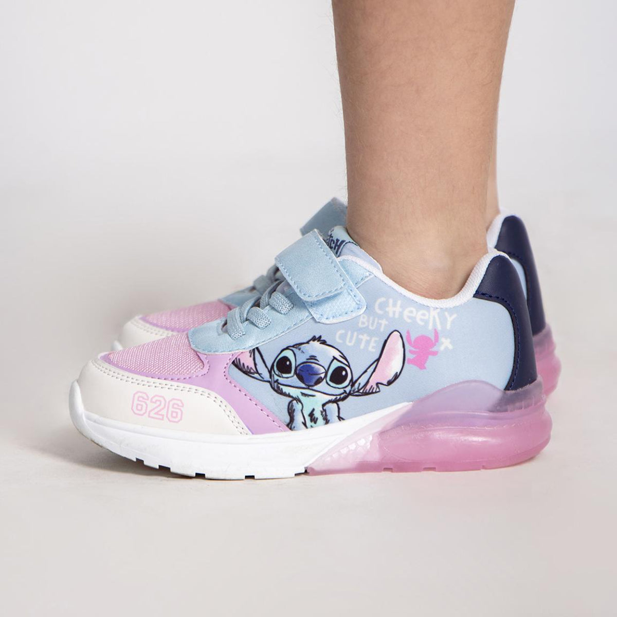 Disney Stitch Sneaker für Kinder mit robuster TPR Außensohle und Lichteffekt