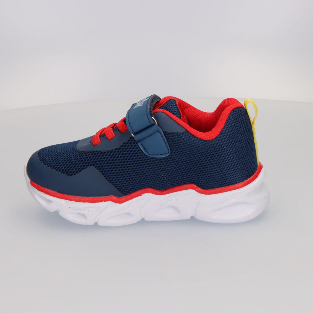 Marvel Avengers Kinder Schuhe mit Licht Sportschuhe Freizeitschuhe sportliche Schuhe