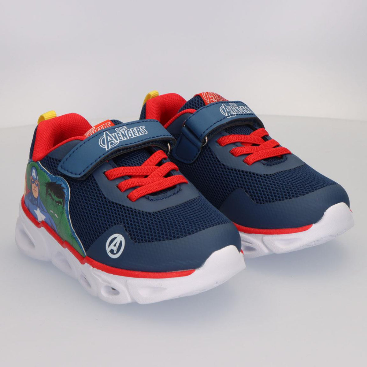Marvel Avengers Kinder Schuhe mit Licht Sportschuhe Freizeitschuhe sportliche Schuhe