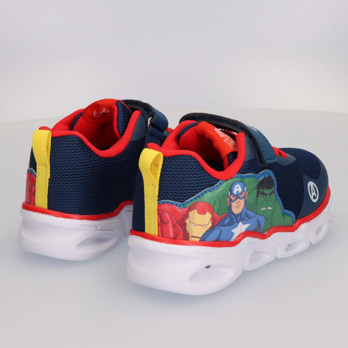 Marvel Avengers Kinder Schuhe mit Licht Sportschuhe Freizeitschuhe sportliche Schuhe