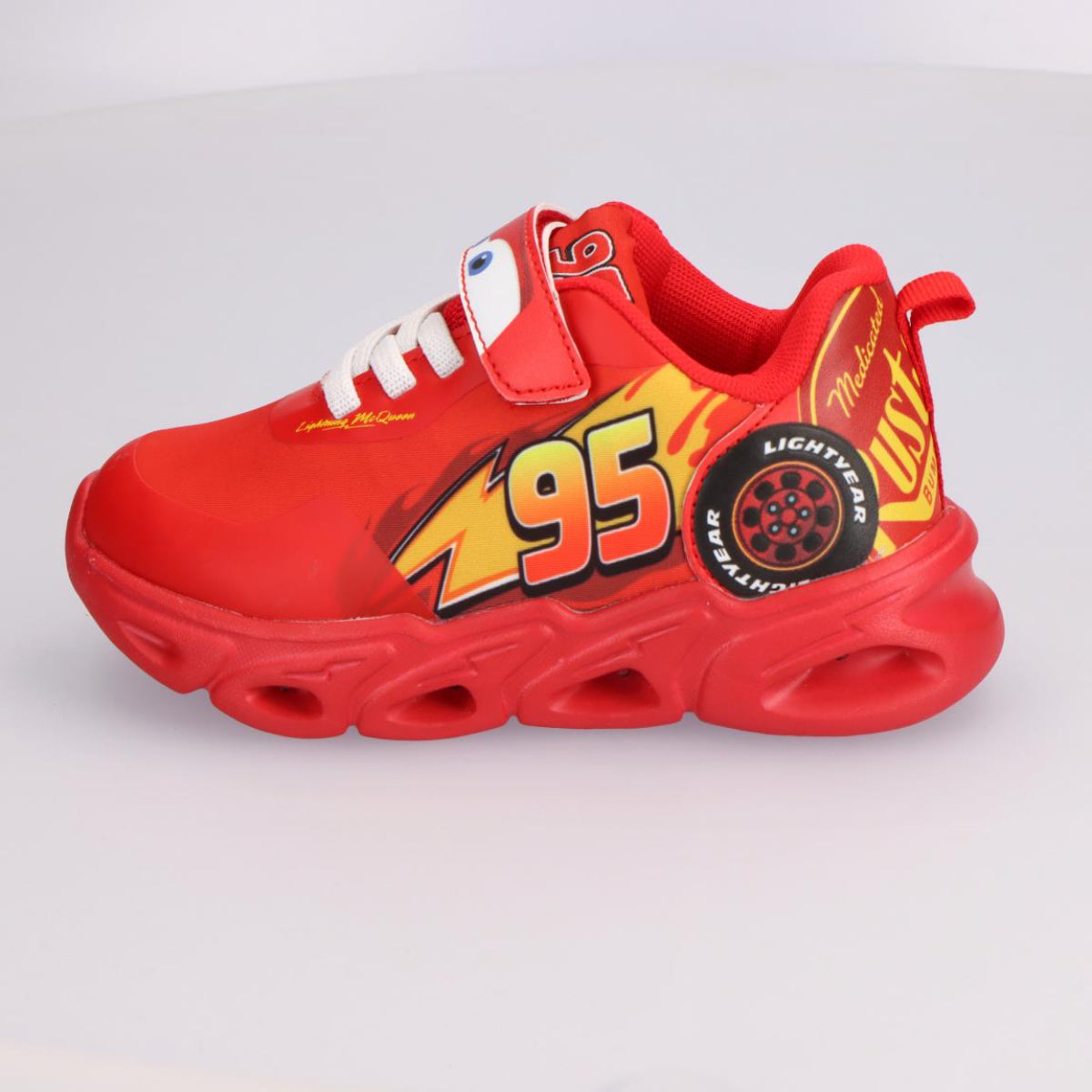 Disney Cars Kinder Sneaker mit Licht leichte Freizeitschuhe für Schule Spielplatz und Alltag