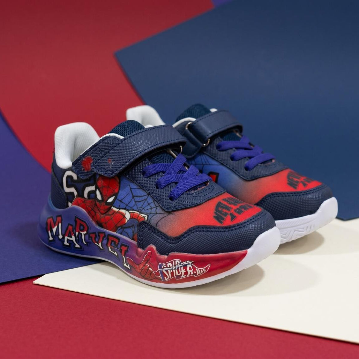 Marvel Spider-Man Sneaker Kinder Schuhe für Schule Freizeit und Alltag