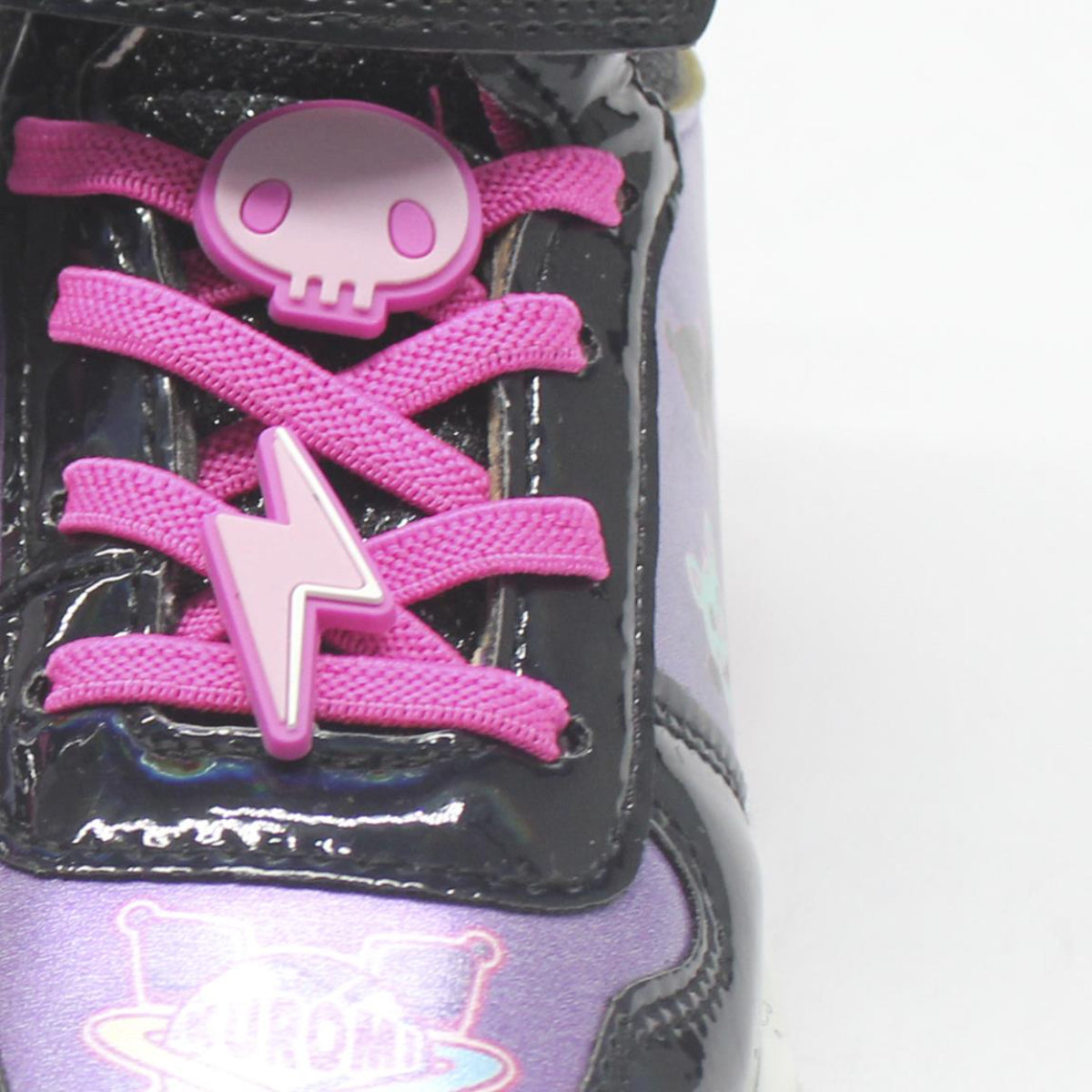 Kuromi Kinder Sportschuhe mit Licht im Basketball Stil Ideal für Spielen Ausflüge Schule