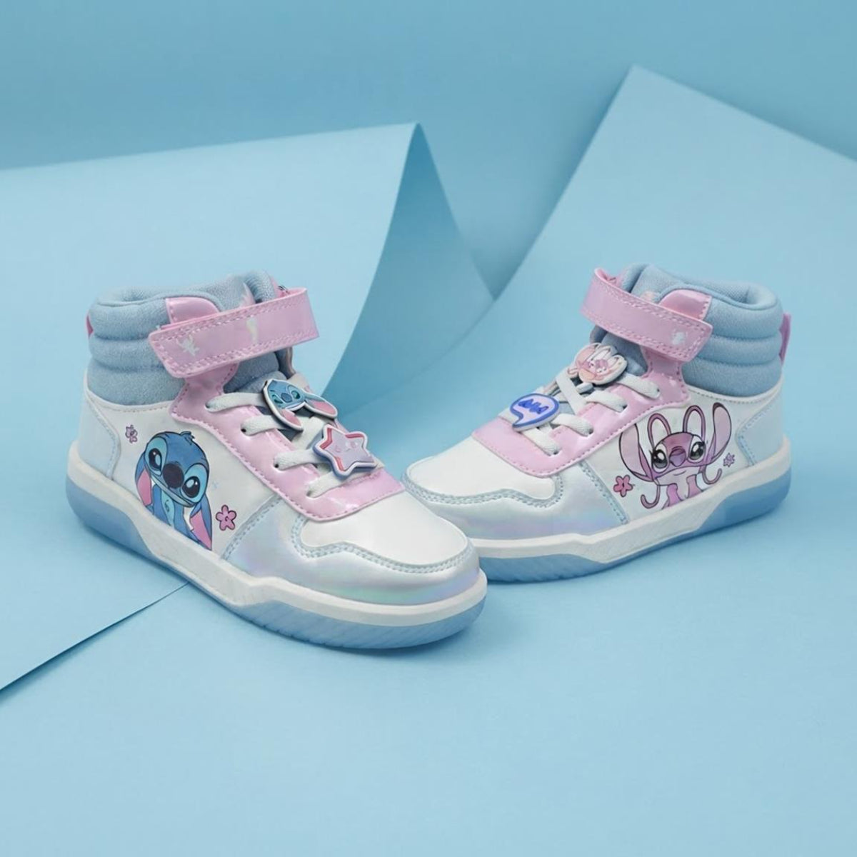 Disney Stitch Leuchtschuhe Kinder Sneaker im Basketball Look