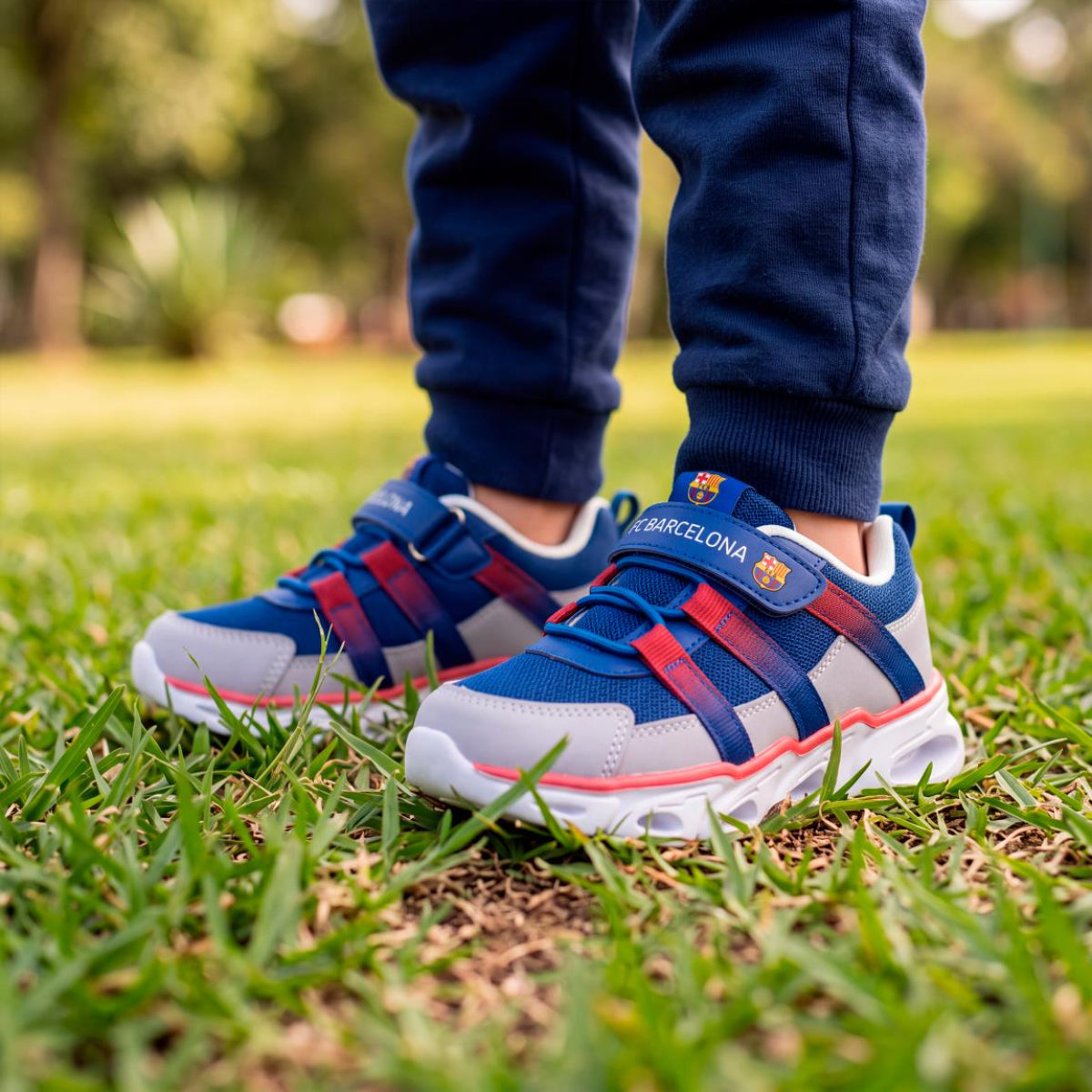 FC Barcelona Kinder Sneaker mit Licht Leichte Sportliche Schuhe für Schule Freizeit Alltag