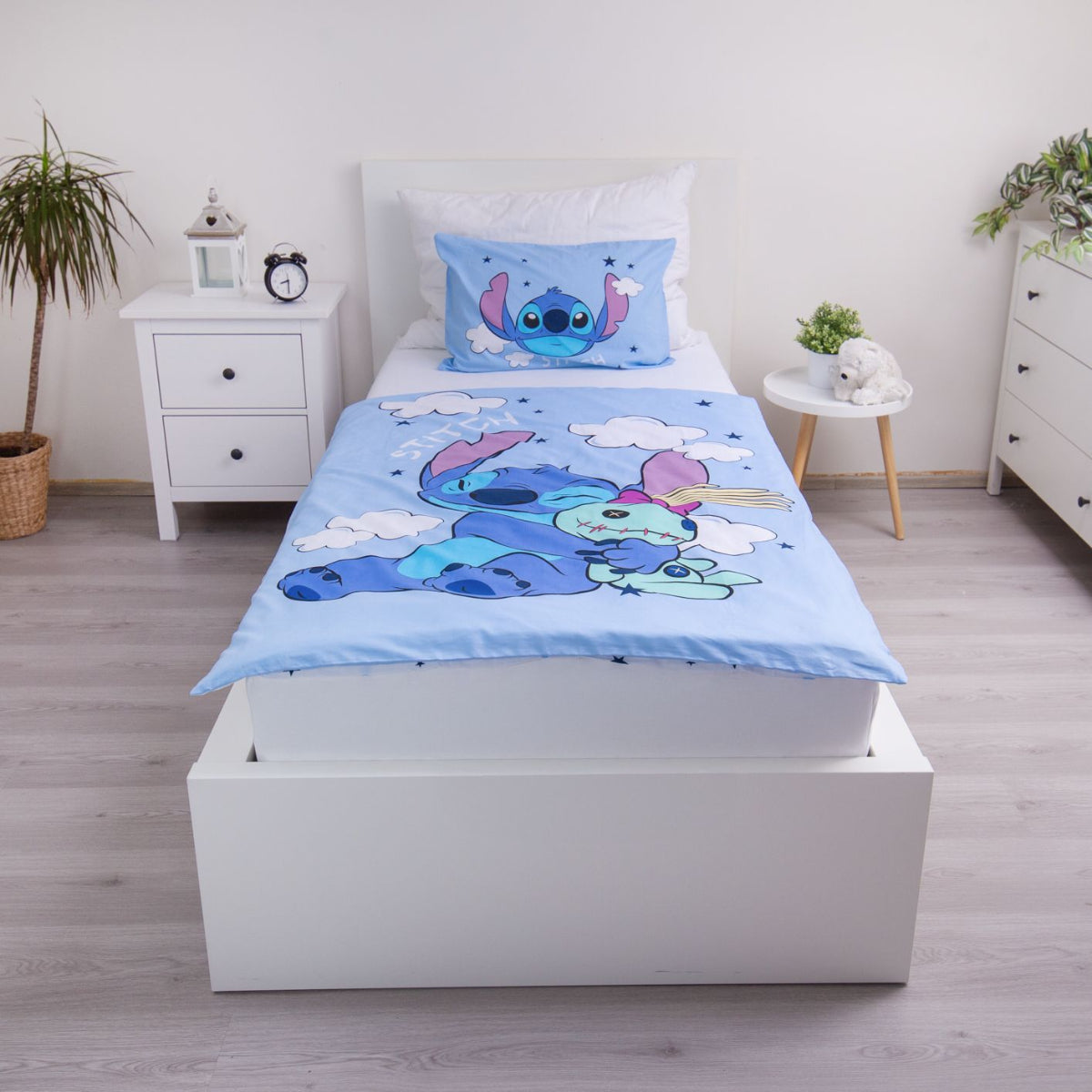 Lilo & Stitch Kinderbettwäsche Set 100x135 + 40x60 cm Baumwolle Wolkenmotiv