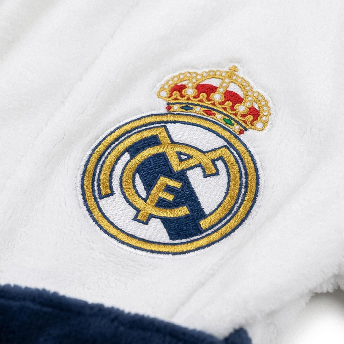 Real Madrid Kinder Bademantel für Bad Alltag Freizeit gemütliche Ruhepausen