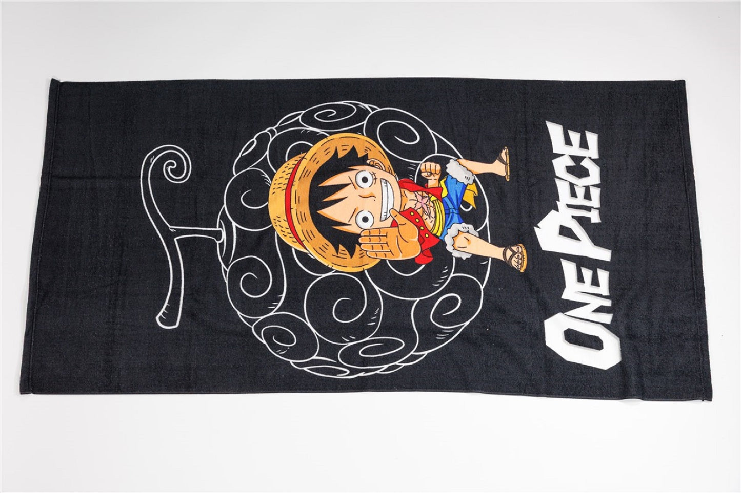One Piece Badehandtuch – Farbenfrohes & saugfähiges Strandtuch 70x140 cm