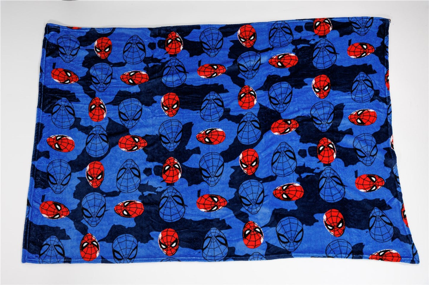 Spiderman Wohndecke – Weiches & leichtes Decke für Bett & Sofa (110x150 cm)