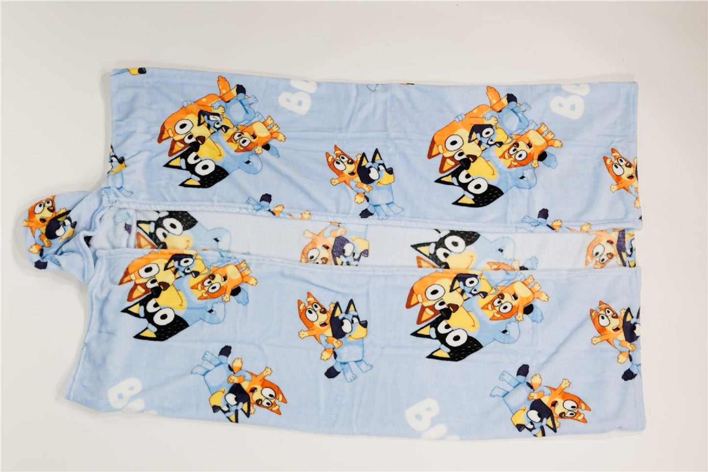 Bluey Kuscheldecken-Set 120x150 cm Flauschige Decke & Warme Kapuze