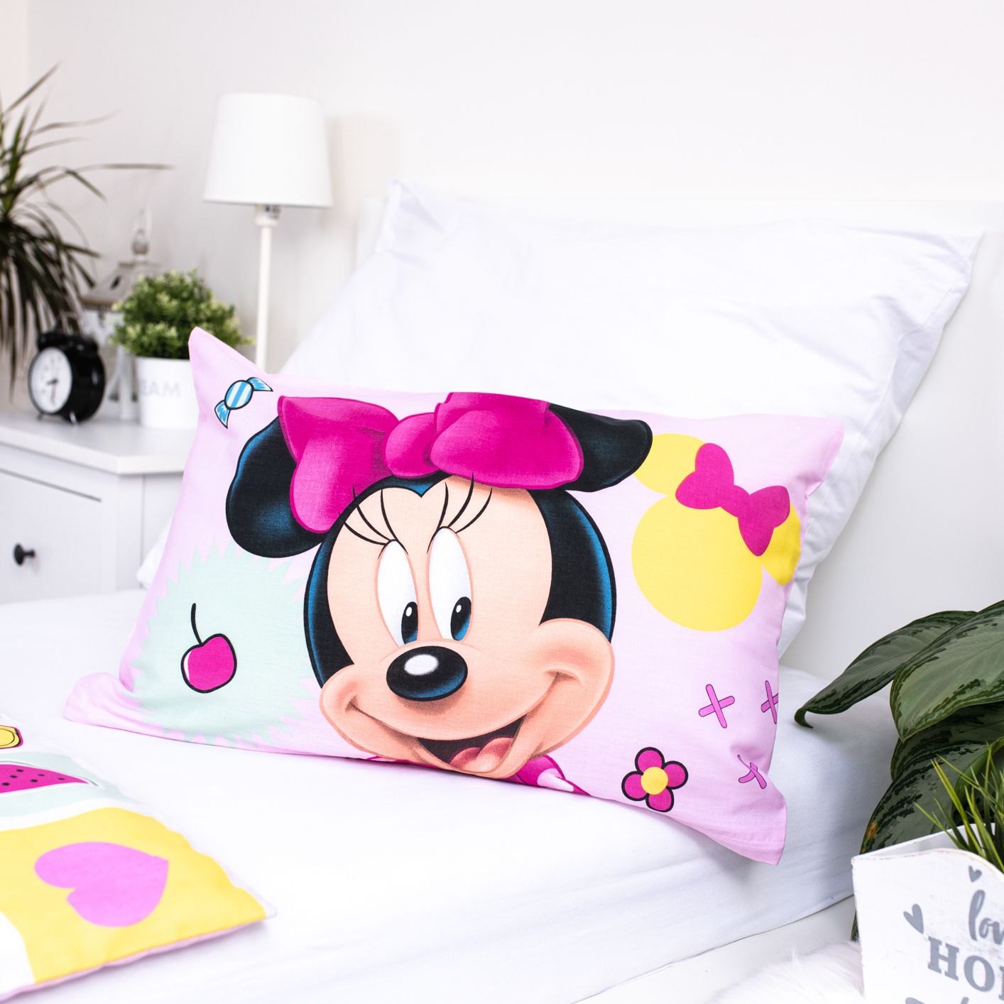 Disney Minnie Mouse Kinderbettwäsche – Bettbezug 100x135 cm & Kissenbezug 40x60 cm