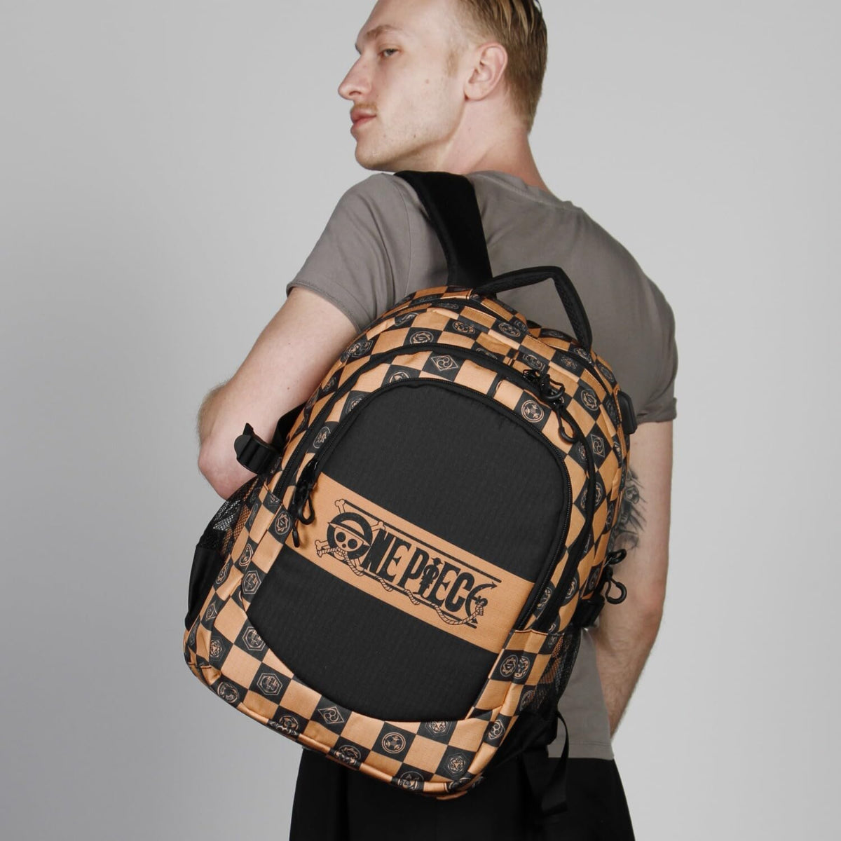 One Piece 32L Großer Rucksack 46 × 34 × 21 cm mit Laptopfach wasserabweisend
