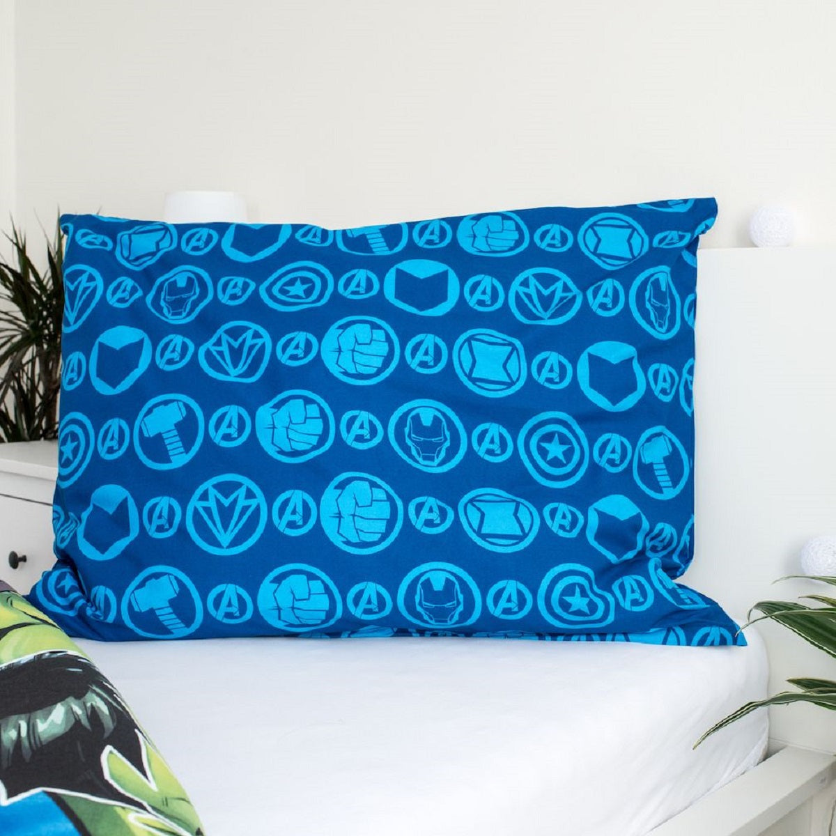 Marvel Avengers Bettbezug 140x200 cm & Kissenbezug 70x90 cm – Bettwäsche-Set mit Leuchteffekt