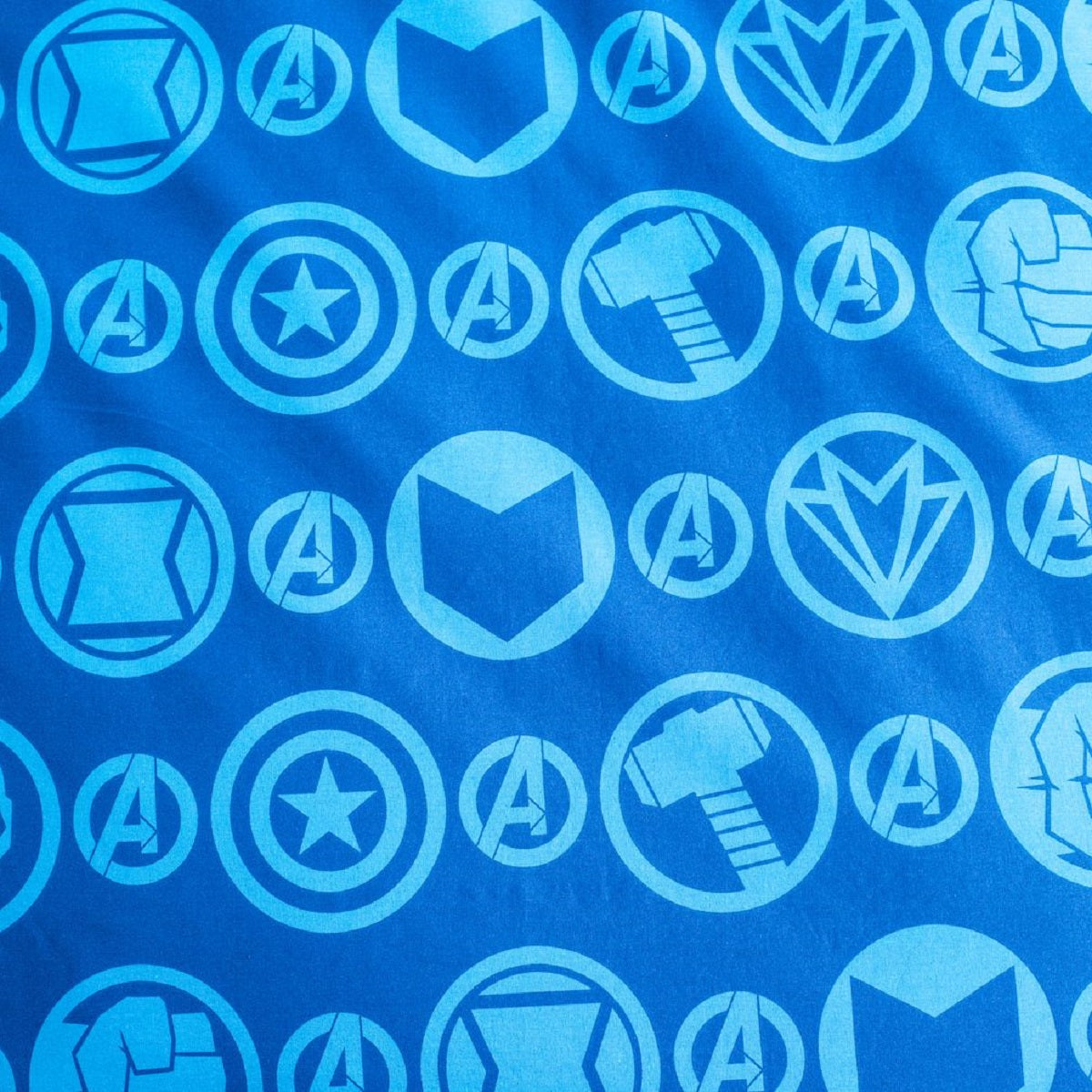 Marvel Avengers Bettbezug 140x200 cm & Kissenbezug 70x90 cm – Bettwäsche-Set mit Leuchteffekt
