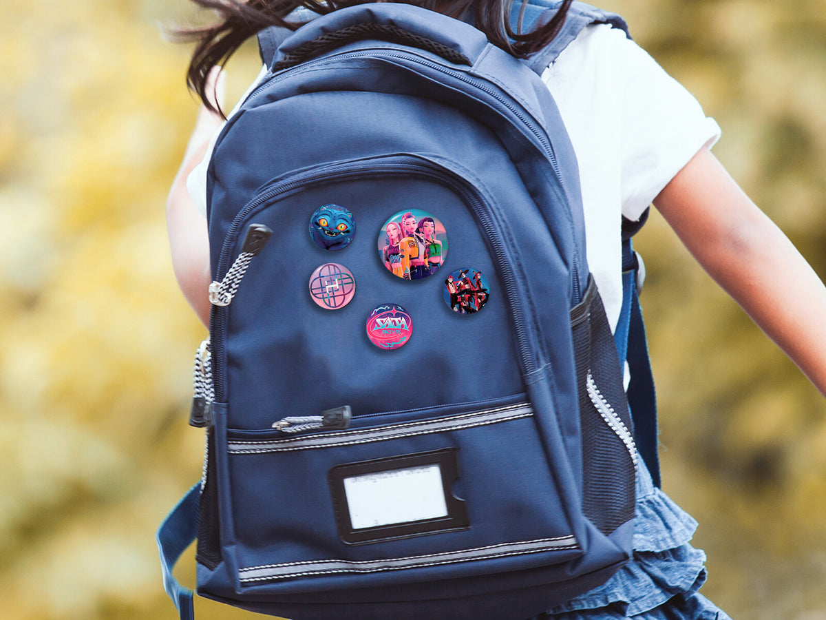 K-Pop Demon Hunters 4er Button Set für Rucksack Tasche Kleidung und Fan Zubehör
