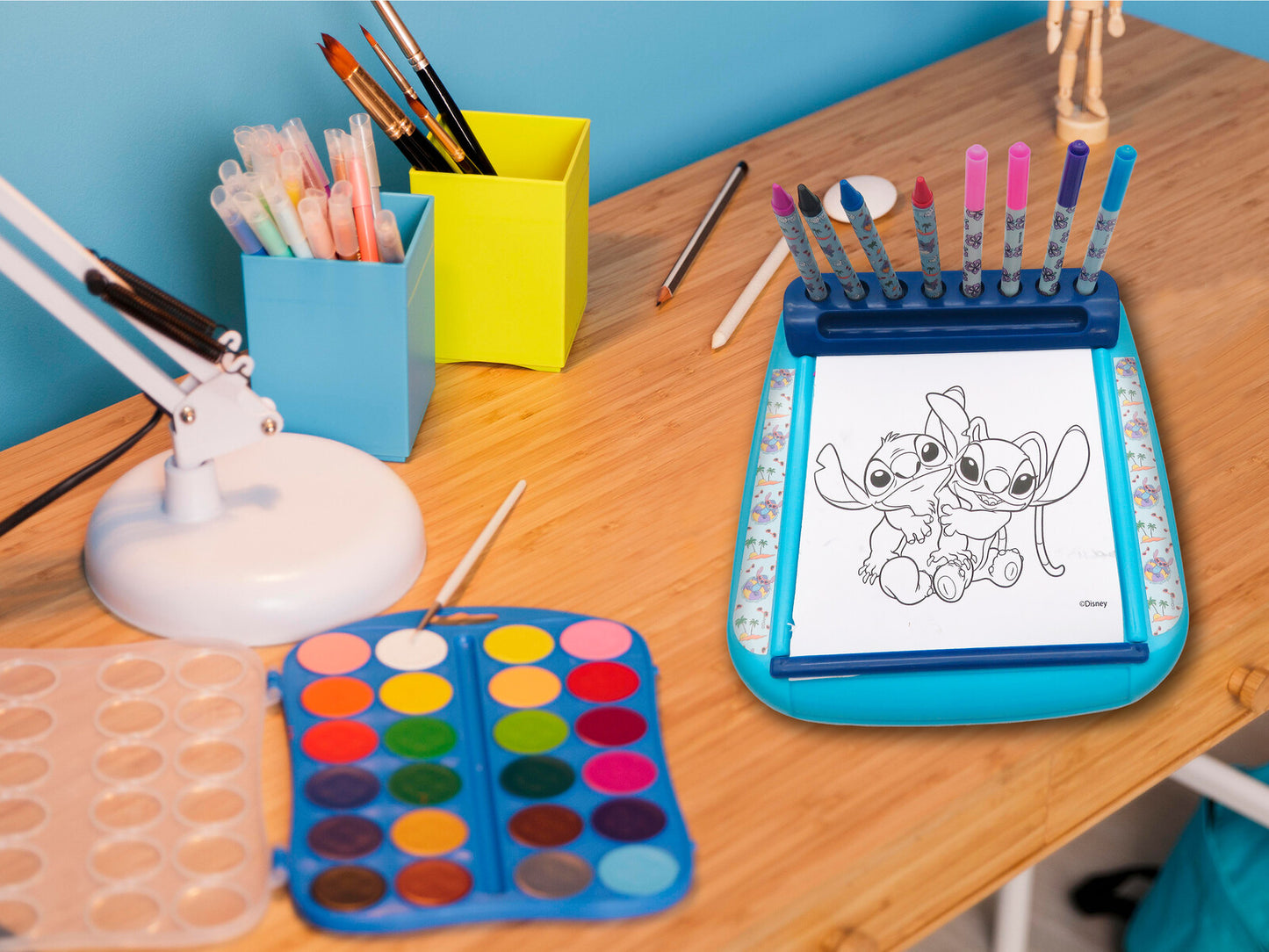 Disney LIlo & Stitch Zeichenstation Malset mit Papierrolle, Stiften und Aufklebervorlagen