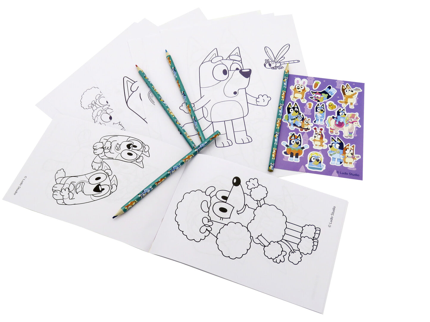 Bluey Ausmalset im Umschlag 2 Malbücher A4 A5 je 16 Bilder Stickerbogen 4 Buntstifte