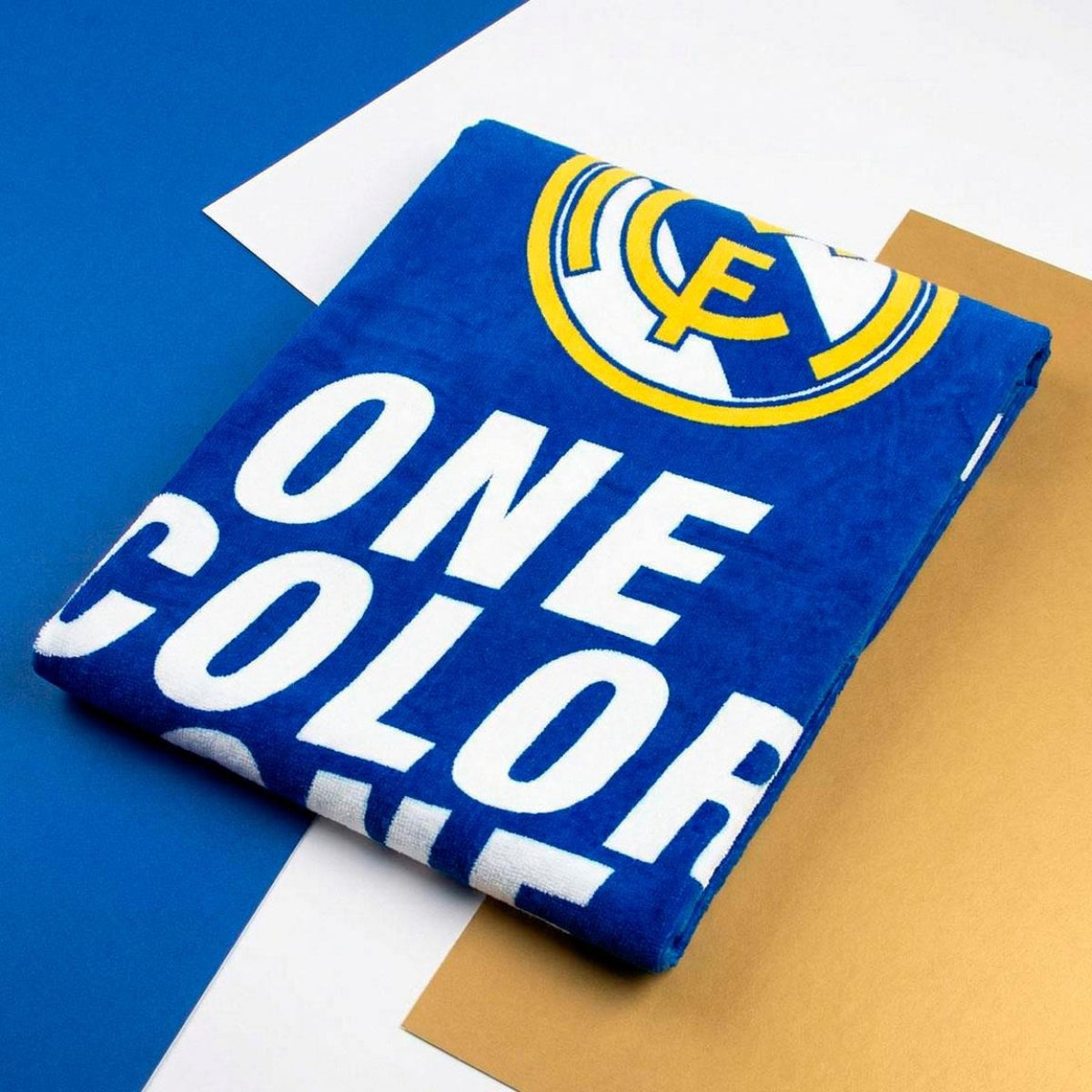 Real Madrid Badetuch Strandtuch 140x70 cm Baumwolle Handtuch für Fitness, Sport & Strand